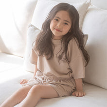 Load image into Gallery viewer, Y8536TG-夏款純棉男女童小熊印花寬鬆短袖T卹+短褲套裝
