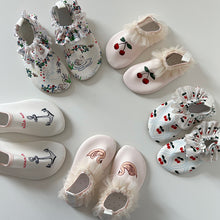 將圖片載入圖庫檢視器 43005AC-夏季｜北歐風防滑｜軟底沙灘溯溪鞋襪
