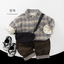 將圖片載入圖庫檢視器 25235SE-秋冬季韓版格子加絨保暖襯衫外套
