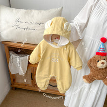 Load image into Gallery viewer, M2403426LS-秋季韓版嬰幼兒刺繡印花連體長袖爬服【附贈可拆式帽子】
