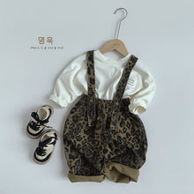 將圖片載入圖庫檢視器 25011LS-秋季韓版兒童休閒豹紋兩穿吊帶褲
