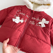 Load image into Gallery viewer, ZDW5704LS-冬季蝴蝶結棉服｜中國風拜年連帽款
