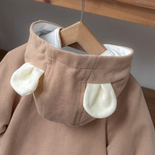 Load image into Gallery viewer, M2403426LS-秋季韓版嬰幼兒刺繡印花連體長袖爬服【附贈可拆式帽子】
