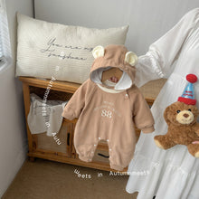 Load image into Gallery viewer, M2403426LS-秋季韓版嬰幼兒刺繡印花連體長袖爬服【附贈可拆式帽子】
