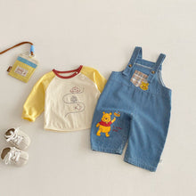 Load image into Gallery viewer, ZCK6171LS-春季維尼刺繡背帶長褲&amp;韓版拼袖上衣
