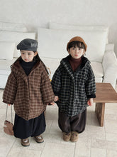 Load image into Gallery viewer, 25D43SE-冬季格紋羊毛呢外套｜加棉森系大衣
