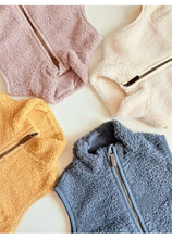 將圖片載入圖庫檢視器 D25280SE-秋冬搖粒絨高領百搭保暖加厚背心
