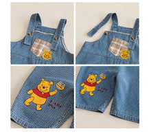 Load image into Gallery viewer, ZCK6171LS-春季維尼刺繡背帶長褲&amp;韓版拼袖上衣
