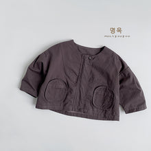 將圖片載入圖庫檢視器 25019SE- 韓版圓領造型口袋寬鬆上衣外套

