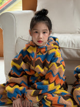 將圖片載入圖庫檢視器 2025D198TG-冬季韓版彩條連帽拉鍊可愛居家兩件套
