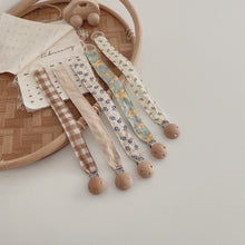 Load image into Gallery viewer, FG259AC-2022 New Korean ins series pure handmade baby pacifier clip pacifier chain anti-drop chain 
