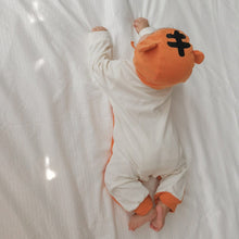Load image into Gallery viewer, AL678648547426LS-ins style Korean version baby crawling clothes 2022 new spring and autumn tiger shape color matching children&#39;s romper (with hat)
