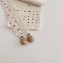 Load image into Gallery viewer, FG259AC-2022 New Korean ins series pure handmade baby pacifier clip pacifier chain anti-drop chain 
